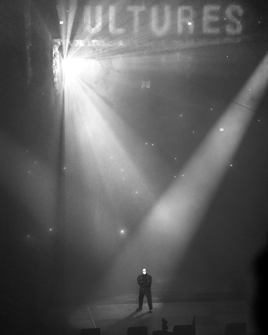 VULTURES LP Chicago (2024) [109890] (A1769124834) [[Films]] --Plex--